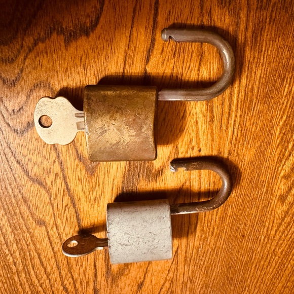 Vintage Yale and WB Padlocks - Picture 3 of 7